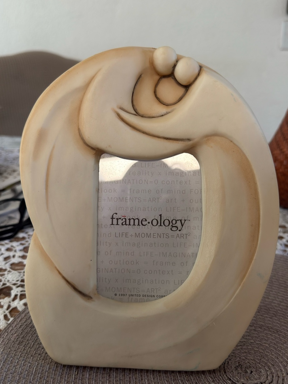 Frameology Vintage Picture Frame Abstract Family Sculpture 3x5